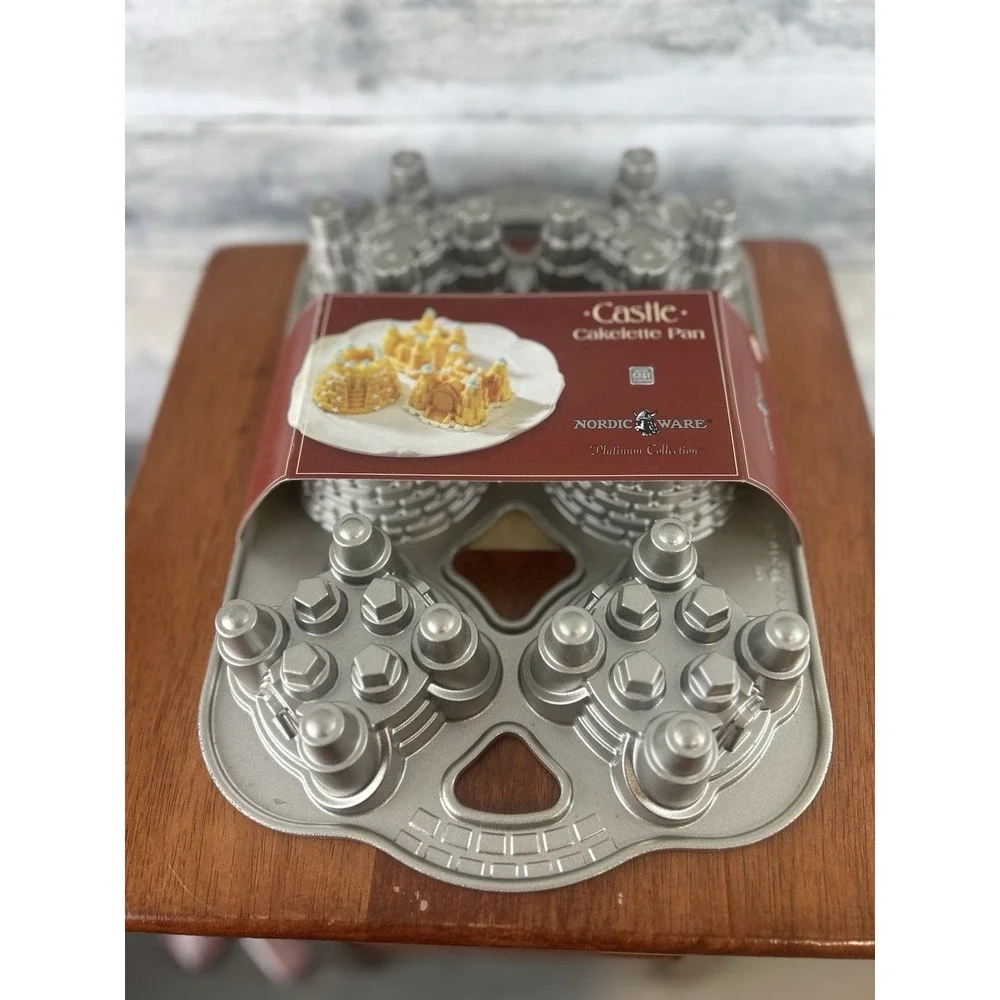 Nordic Ware Cake Bake Pan Castle Cakelette 6  1/2Cups Cast Aluminum Non Stick